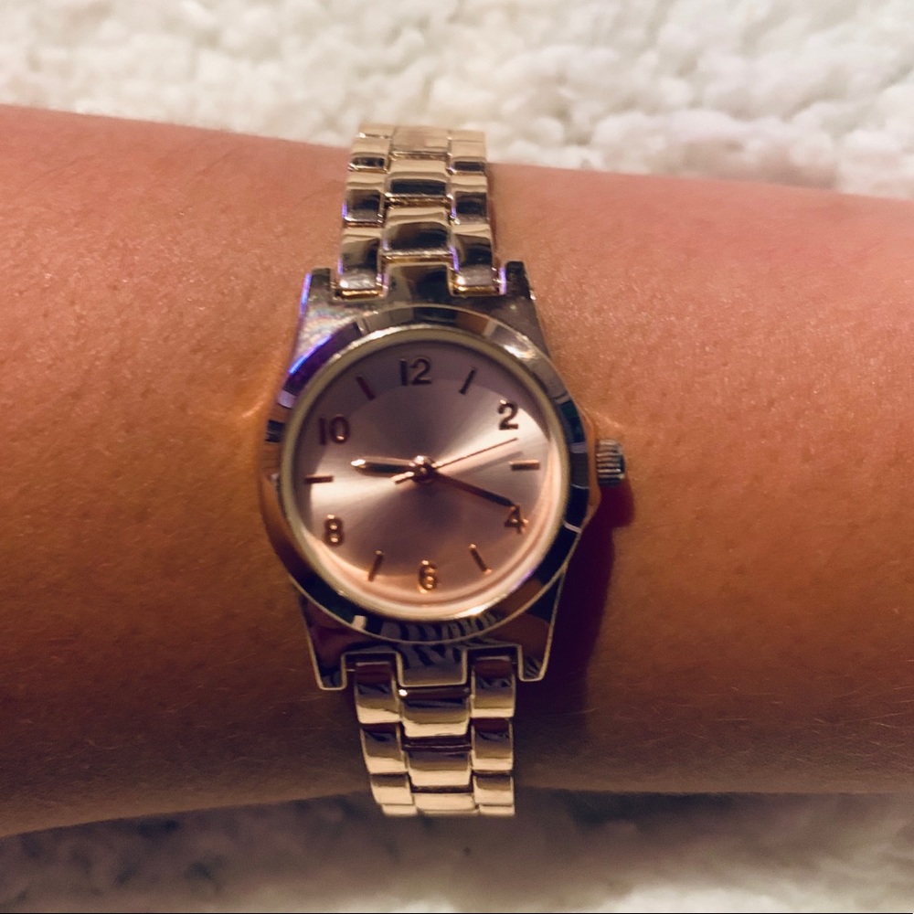 Rose gold watch 🌼